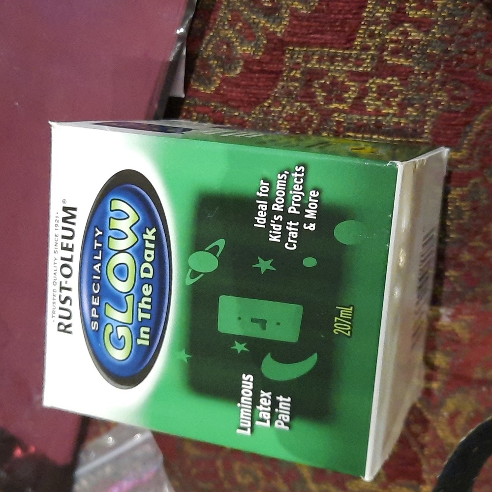 NIB RUST-OLEUM specialty GLOW IN THE DARK PAINT